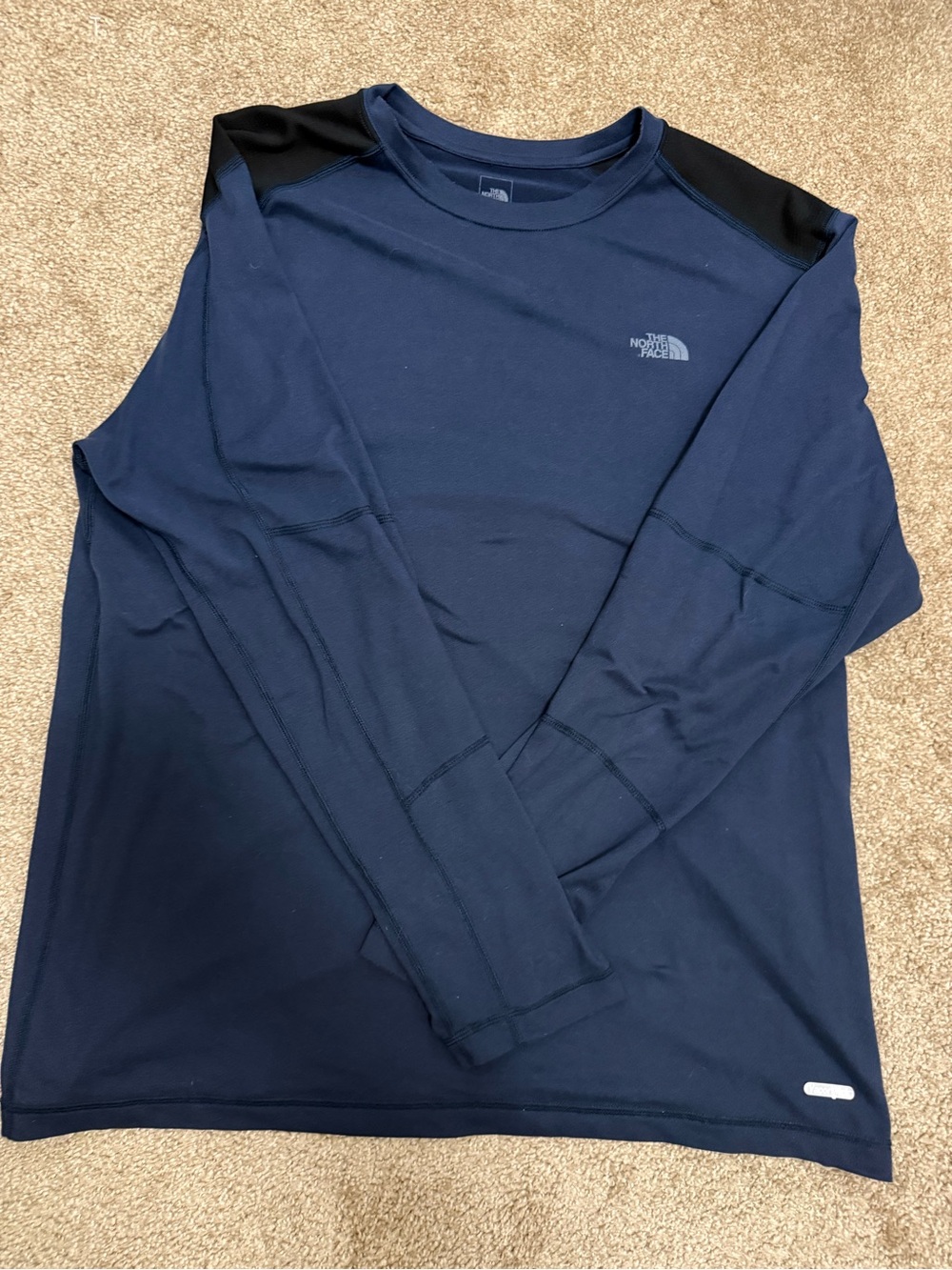 The North Face Men’s Long-Sleeve Crew Shirt - men’s size large. F5